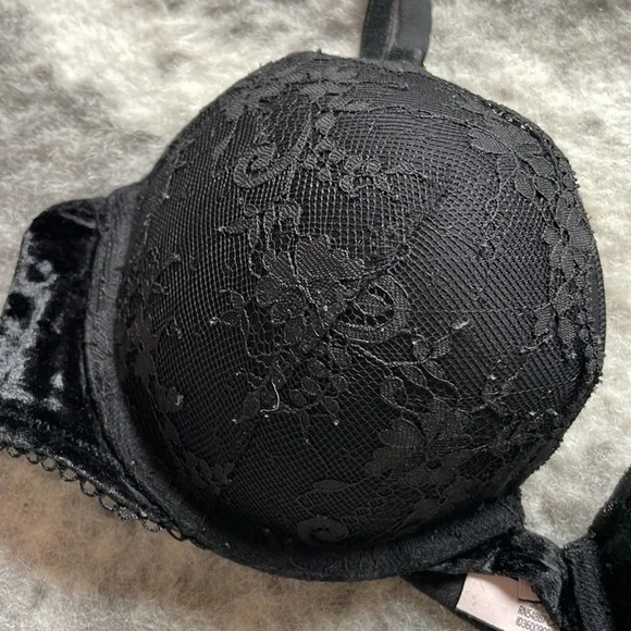Victoria's Secret Dream Angels Lace Bra - Picture 3 of 15